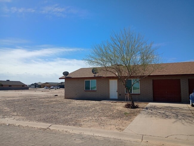 8529 W San Mateo Dr in Arizona City, AZ - Building Photo - Building Photo