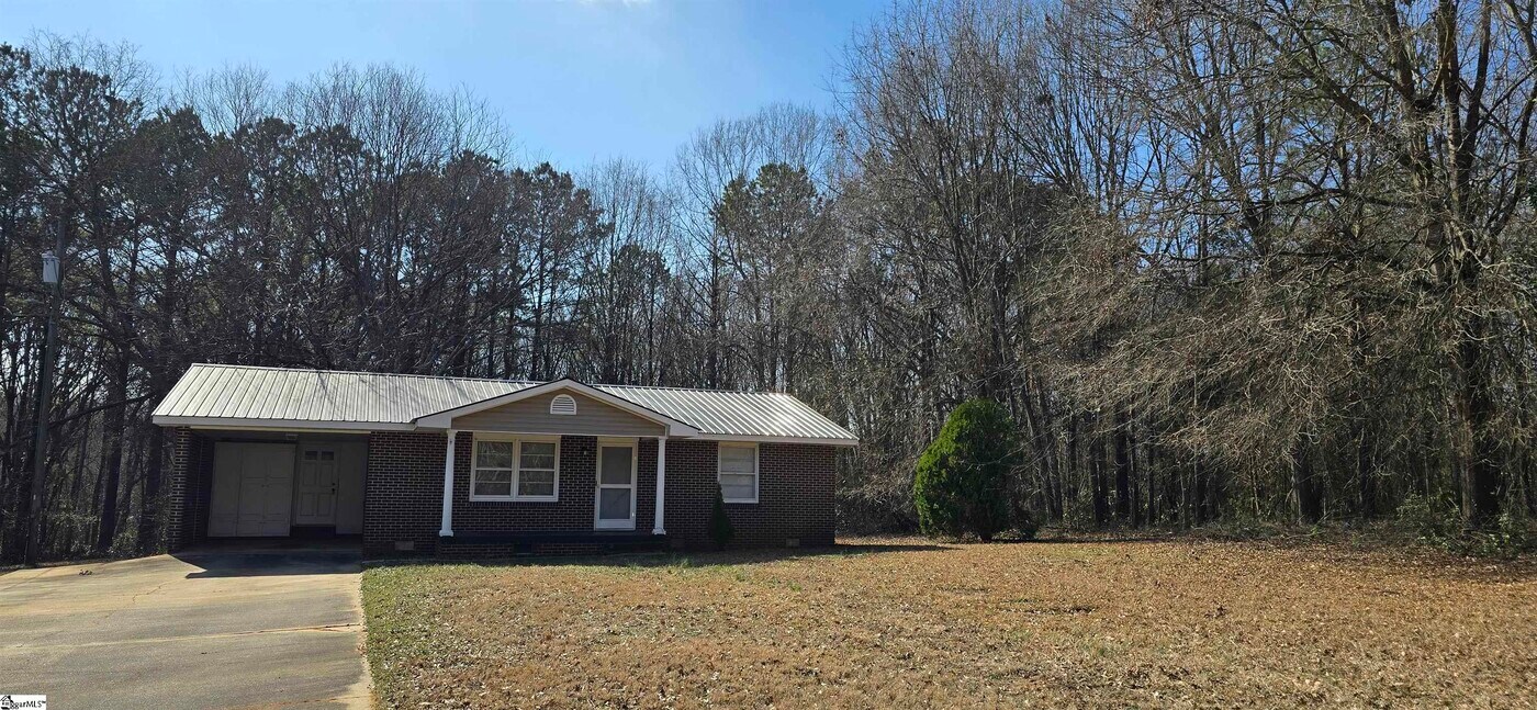 106 Waybrook Dr in Anderson, SC - Building Photo