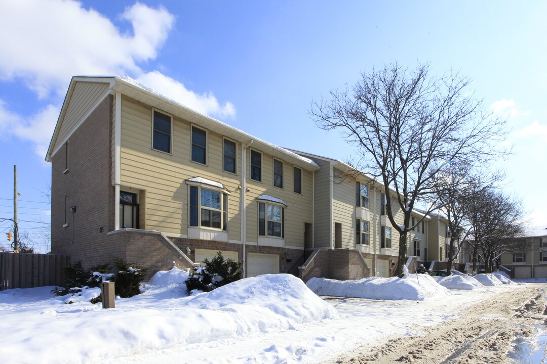 315 Bridletowne Cir in Toronto, ON - Building Photo