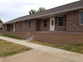 715 W 11th St in Rolla, MO - Building Photo