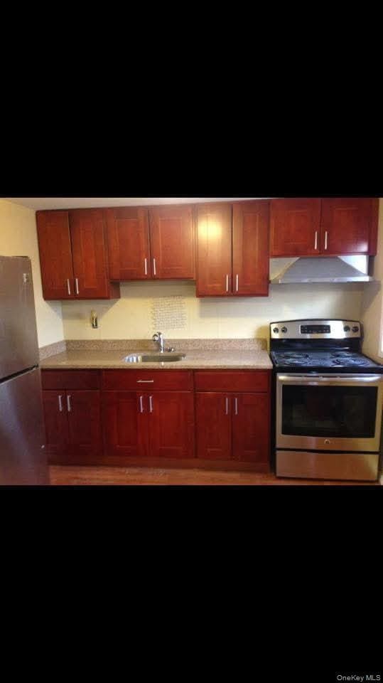 68 Neptune Ave in West Babylon, NY - Building Photo - Building Photo