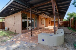 1812 E 7th St in Tucson, AZ - Building Photo