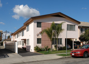 1729 Mariposa in Los Angeles, CA - Building Photo - Building Photo