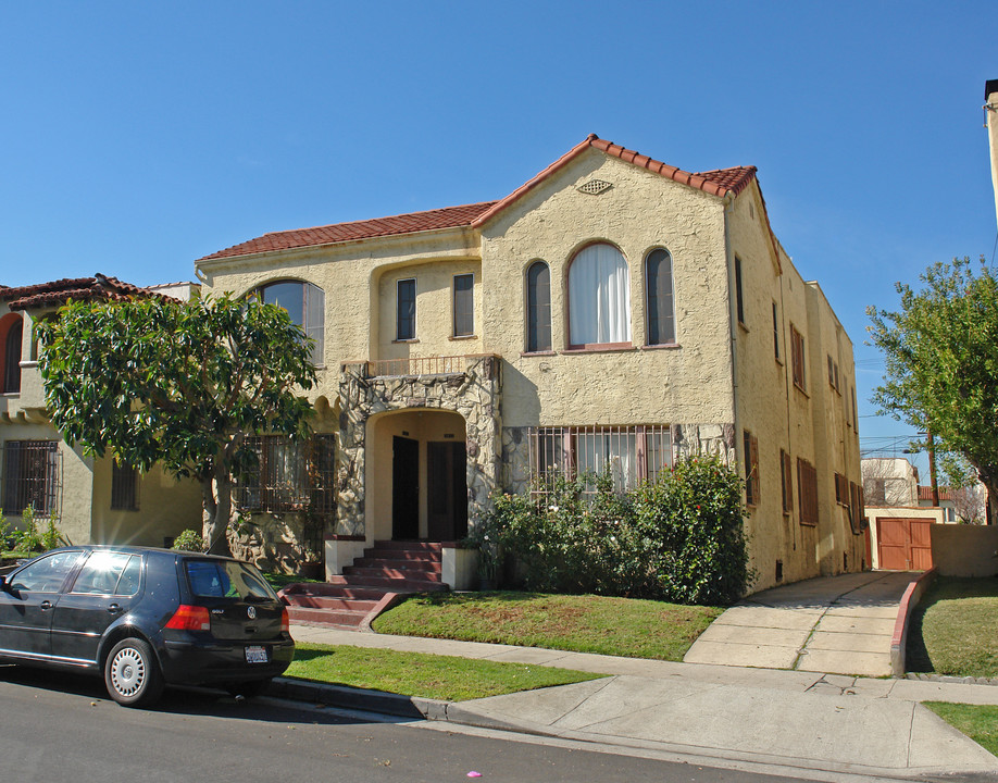 361 N Stanley Ave in Los Angeles, CA - Building Photo