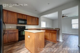 294 Clayburne Dr in Goose Creek, SC - Foto de edificio - Building Photo