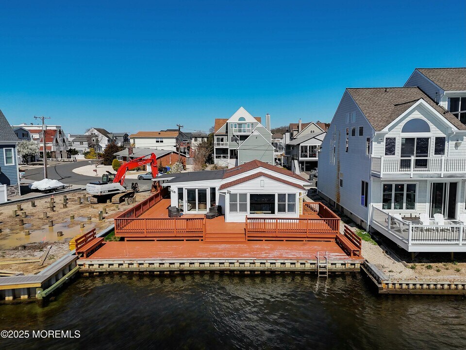 44 Island Dr in Brick, NJ - Building Photo