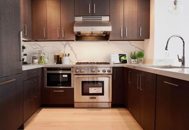 property at 1400 Hudson St
