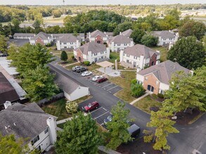 TOWNHOMES AT MCNAUGHTEN in Columbus, OH - Building Photo - Building Photo