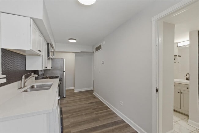 1849 W Augusta Blvd in Chicago, IL - Foto de edificio - Building Photo