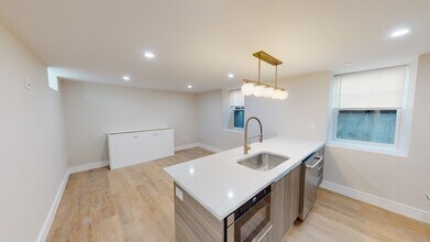 93 Williston Rd, Unit 1 in Brookline, MA - Building Photo - Building Photo