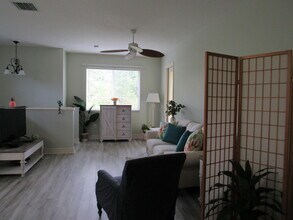 48 SE Sedona Cir in Stuart, FL - Building Photo - Building Photo