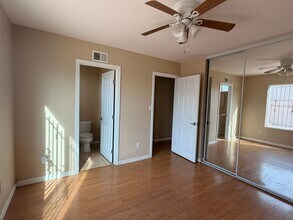 1845 Camino De Las Sonrisas in San Diego, CA - Building Photo - Building Photo