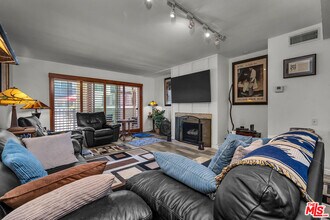 5334 Lindley Ave in Los Angeles, CA - Building Photo - Building Photo