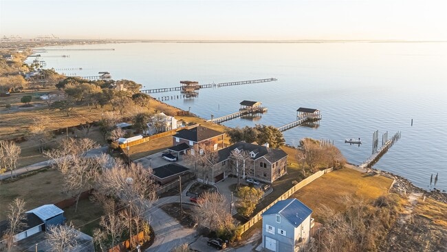 property at 2011 Crescent Dr