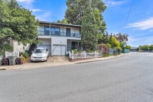 Unit 3400 in Oakland, CA - Building Photo