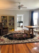 22 Carroll Ave in Newport, RI - Foto de edificio - Building Photo