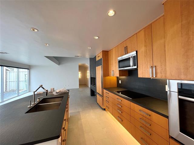 property at 17107 Knots Landing