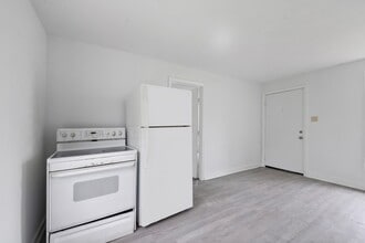 806 E Emily Ave in Wharton, TX - Building Photo - Building Photo