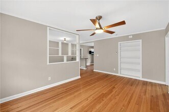 2907 Cloverhurst Dr in East Point, GA - Foto de edificio - Building Photo