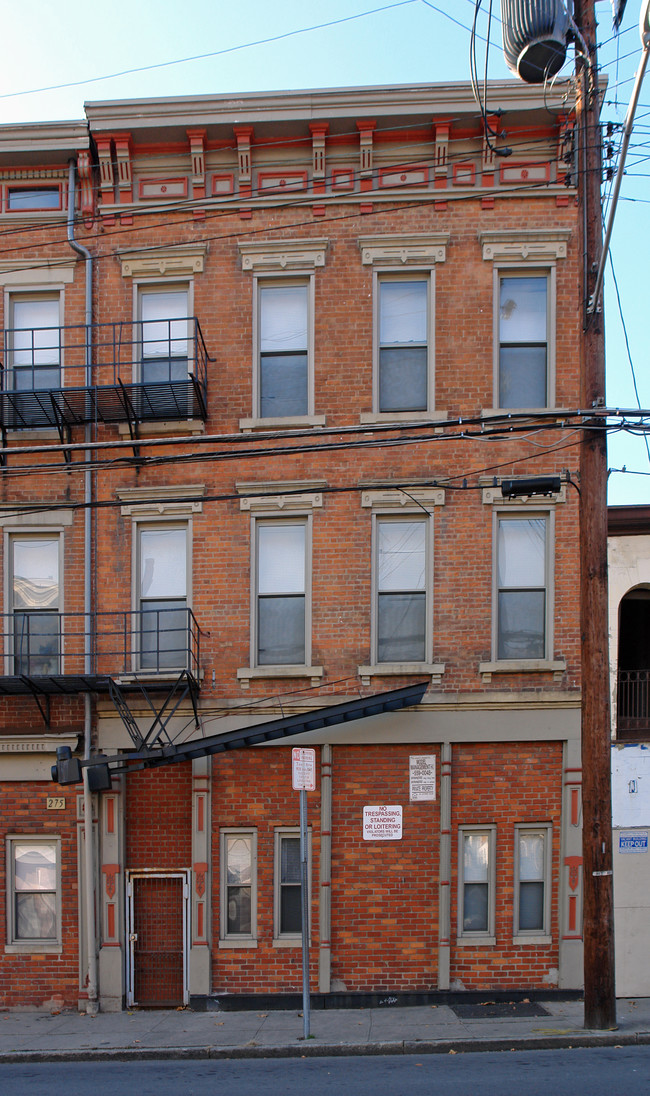 275 W McMicken Ave in Cincinnati, OH - Foto de edificio - Building Photo