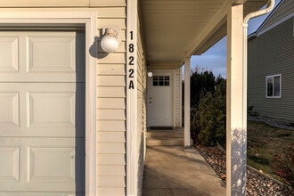 1822 Wyoming St, Unit A in Missoula, MT - Foto de edificio - Building Photo