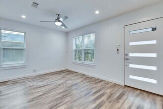 2909 Burning Oak Dr in Austin, TX - Building Photo - Building Photo