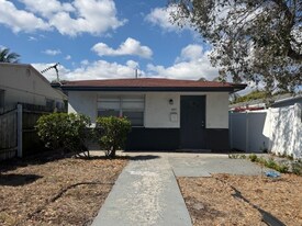 507 S F St in Lake Worth Beach, FL - Building Photo