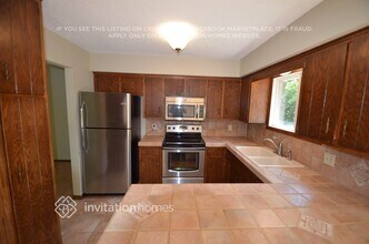 2601 E 121st St in Burnsville, MN - Foto de edificio - Building Photo