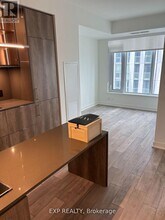 11-3511 Yorkville Ave in Toronto, ON - Building Photo - Building Photo