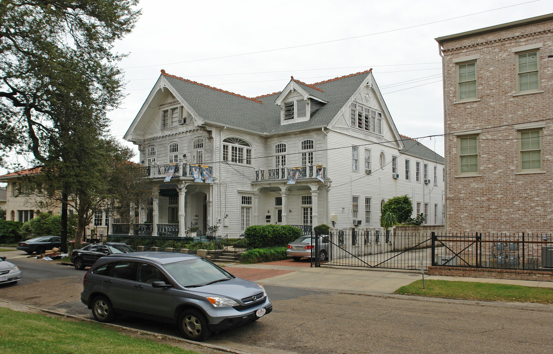 1615 Peniston St in New Orleans, LA - Building Photo