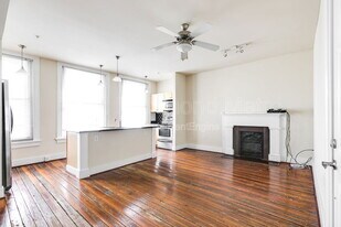 1321 -1/2 E Main St in Richmond, VA - Building Photo