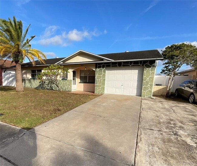 5621 Mirada Dr in Holiday, FL - Building Photo - Building Photo