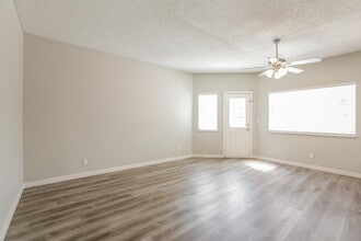 7217 Chesterton Dr in Las Vegas, NV - Building Photo - Building Photo
