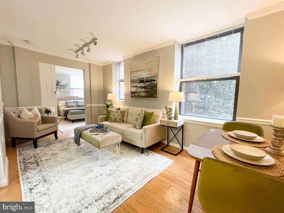 1436 Meridian Pl NW, Unit 206 in Washington, DC - Building Photo