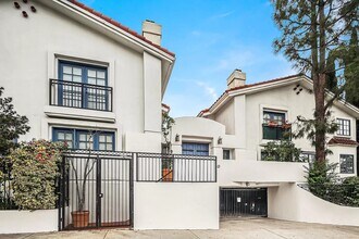 1440 N Fairfax Ave, Unit 111 in West Hollywood, CA - Foto de edificio - Building Photo