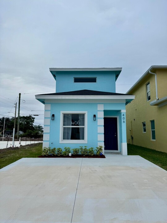 406 NW 12th Ave in Boynton Beach, FL - Building Photo