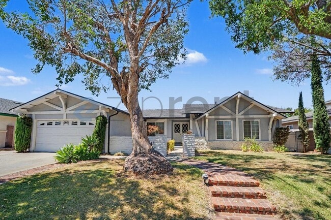 property at 327 N Darfield Ave