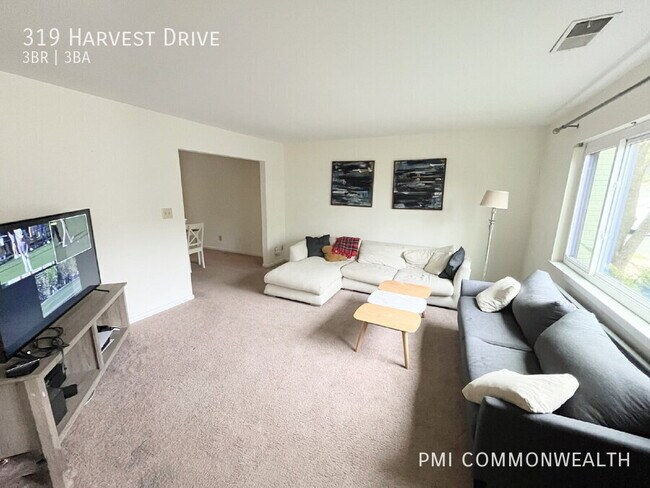 319 Harvest Dr in Charlottesville, VA - Building Photo - Building Photo