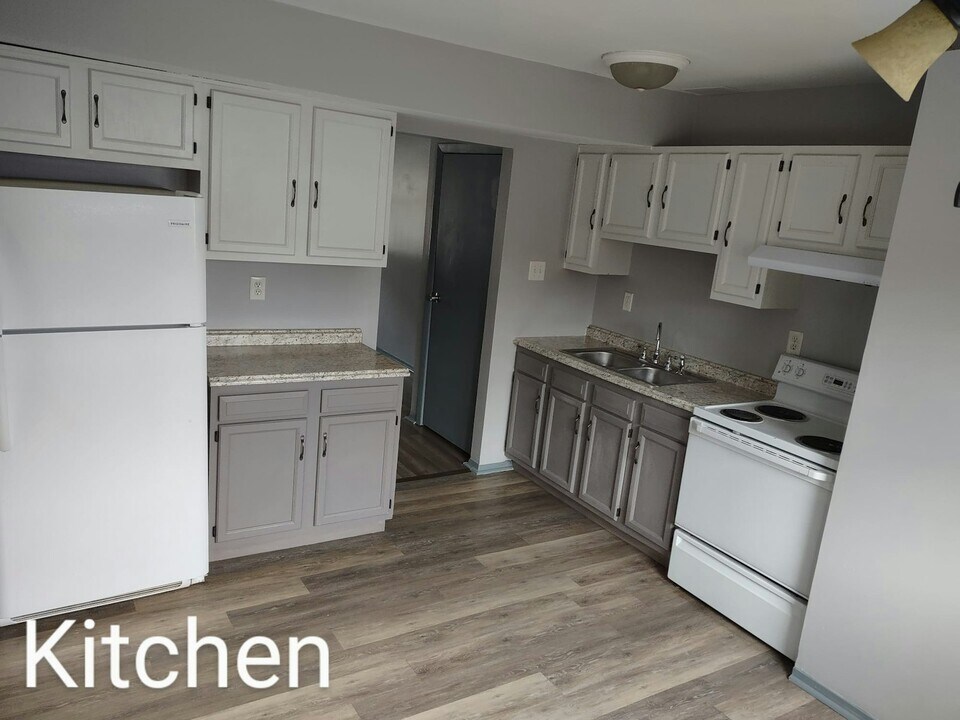 1950 Warren St in Lake Station, IN - Building Photo