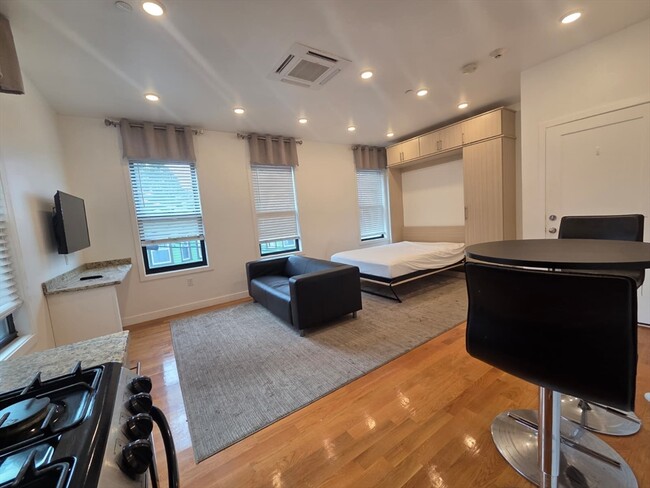 property at 9 6th St
