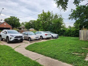 7107 Carver Ave in Austin, TX - Building Photo - Building Photo