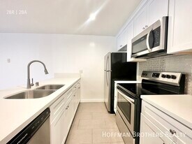 724 N W Knoll Dr in West Hollywood, CA - Building Photo