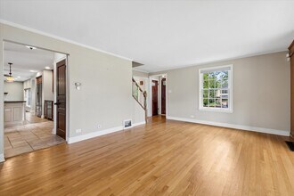 233 S Prospect Ave in Clarendon Hills, IL - Building Photo - Building Photo