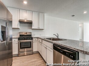 2902 Gustavo Dr in Converse, TX - Foto de edificio - Building Photo