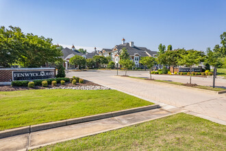 Fenwyck Manor Apartments in Chesapeake, VA - Foto de edificio - Building Photo