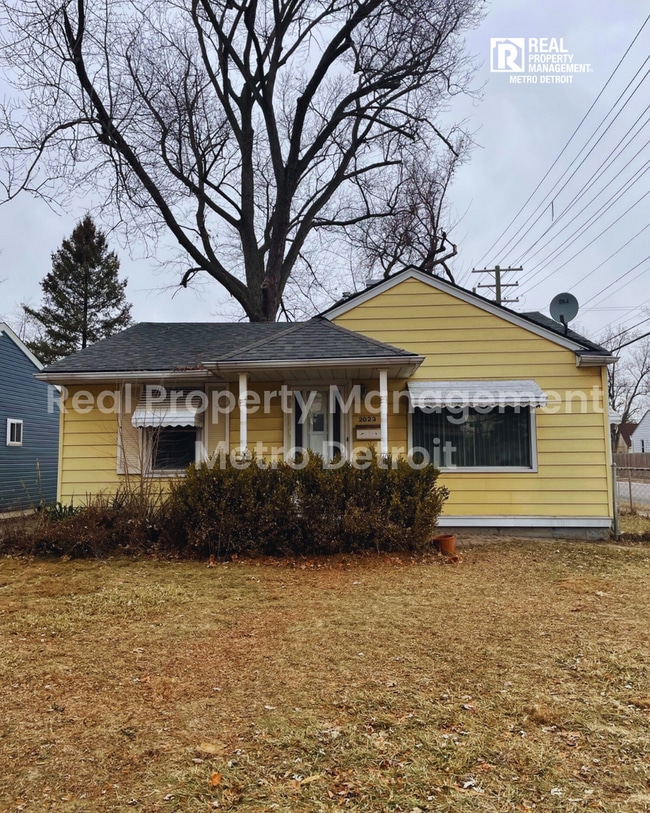 property at 2023 Ardmore Dr