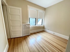 109 Saint Paul St, Unit 3F in Brookline, MA - Building Photo - Building Photo