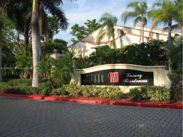 property at 1733 Village Blvd