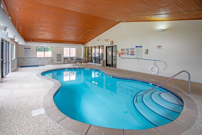 Concord Green in Bloomington, MN - Building Photo - Interior Photo