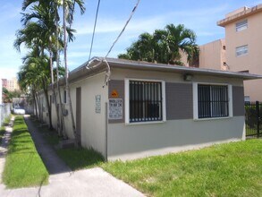 535 SW 4th St, Unit 1 in Miami, FL - Building Photo - Building Photo